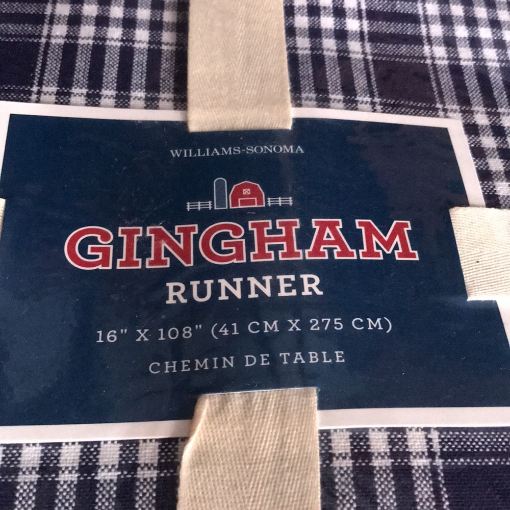 Williams-Sonoma gingham 16” x 108” table runner - Picture 2 of 7